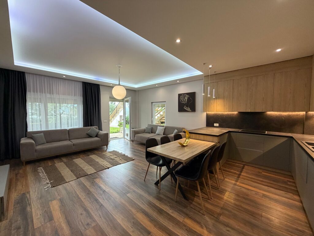 Vile me Qira tek Liqeni Farkes