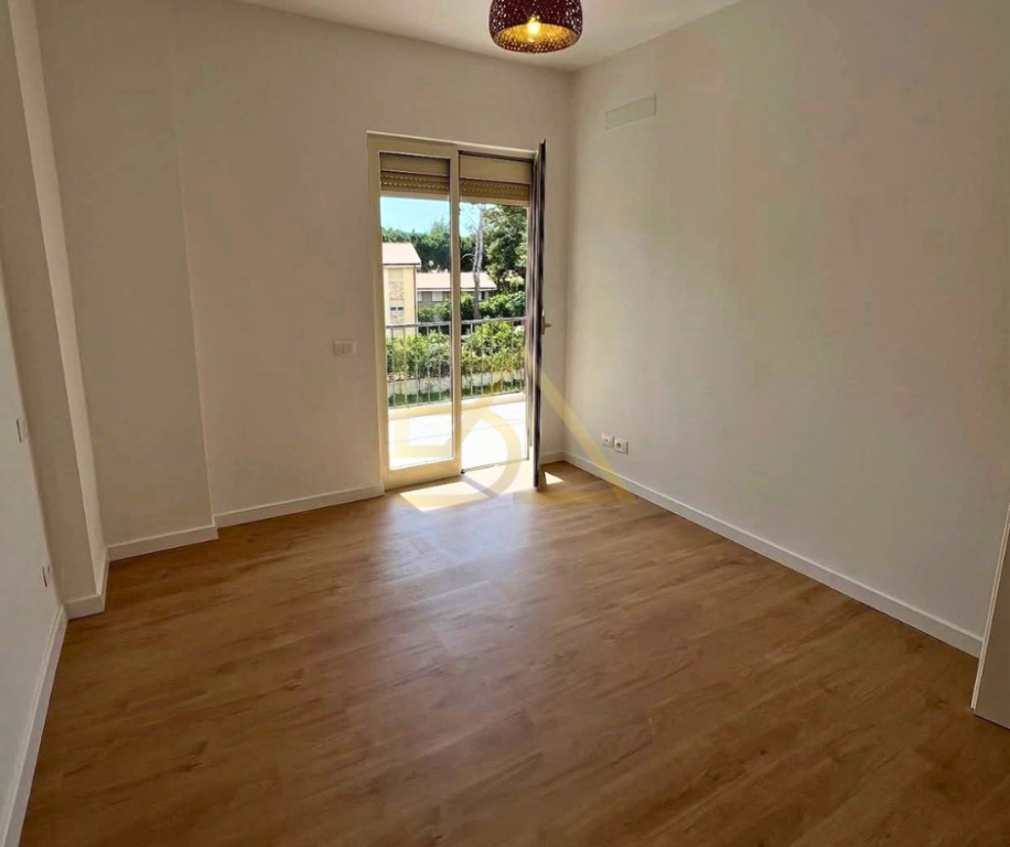 Shitet Apartament – Golem, Kavajë