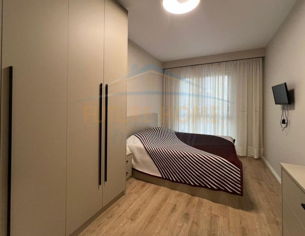 Qera, Apartament 2+1+2, Pazari i Ri, Tiranë.