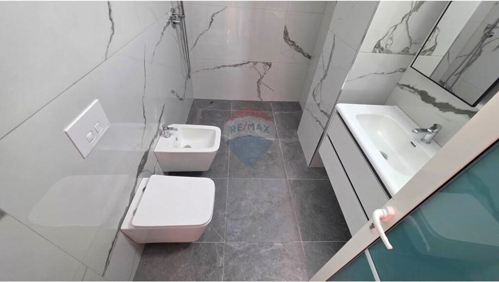 🏡 Appartamento 1+1 in Vendita – Vicino alla Palestra di Lotta, Vlora