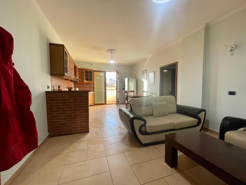 Appartamento 1+1+1 Balcone In Affitto