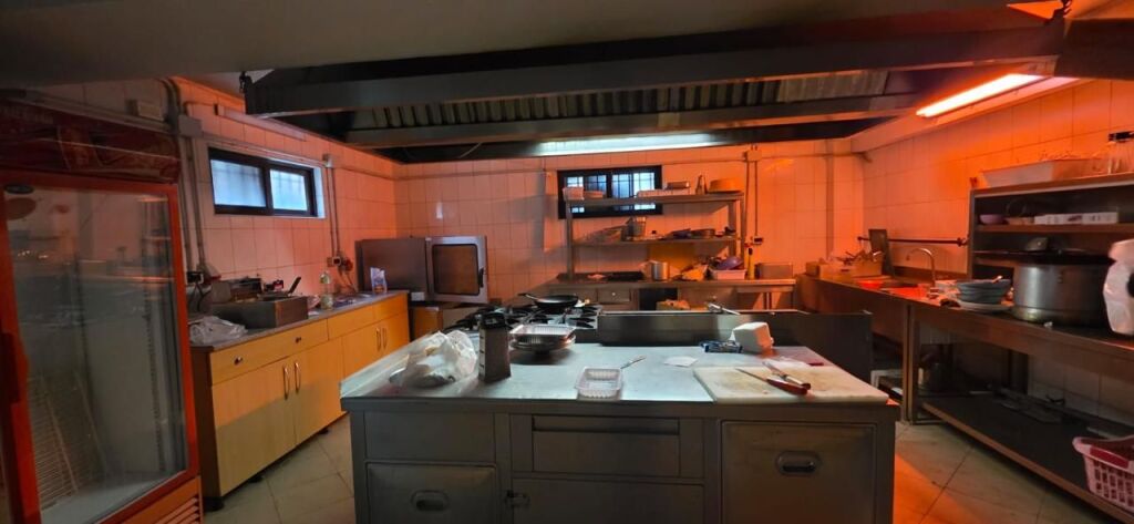 Jepet me qera Lokal/ Restorant ne Kinostudio te Rruga e kokonozeve