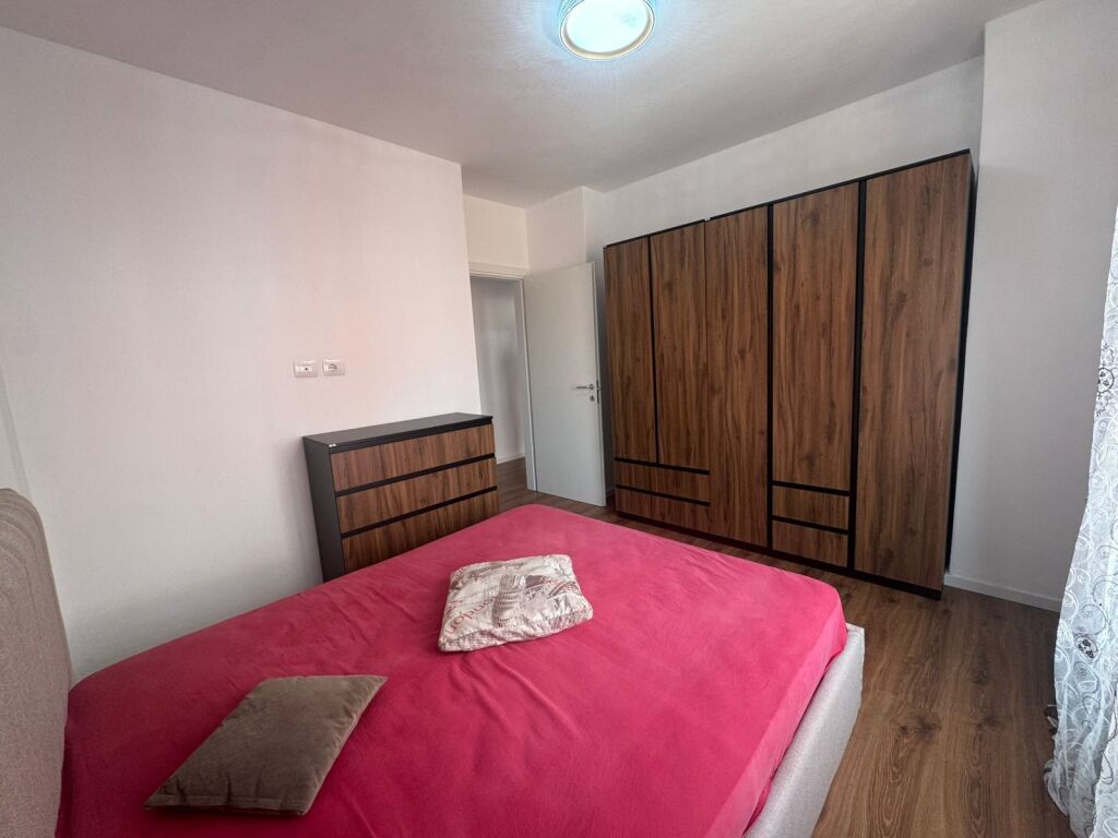 Selite Jepet apartament me qira 2+1 Tek Xhamia