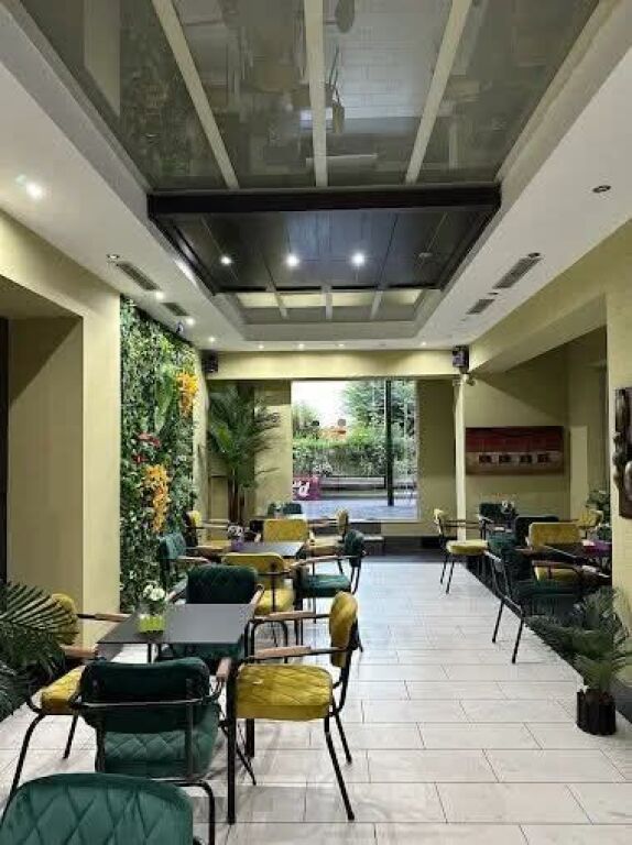 SHITET  LOKALI, TIRANE , Prane Qytet Studentit