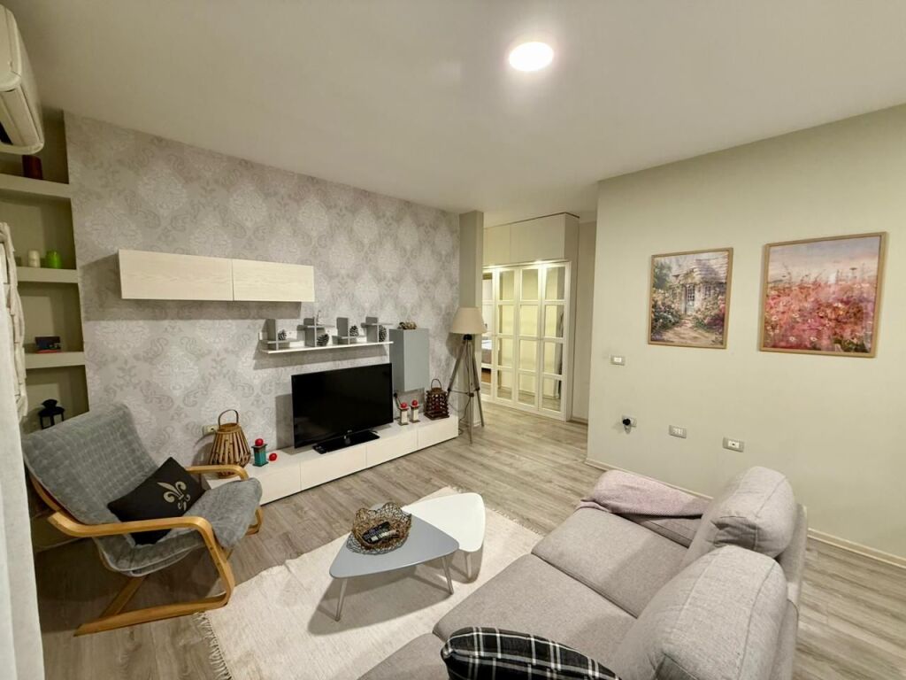 📣 QERA Apartament 2+1 Me Ballkon 📍 Kodra e Diellit ✨💶 Cmimi 70.000 Leke/Muaj