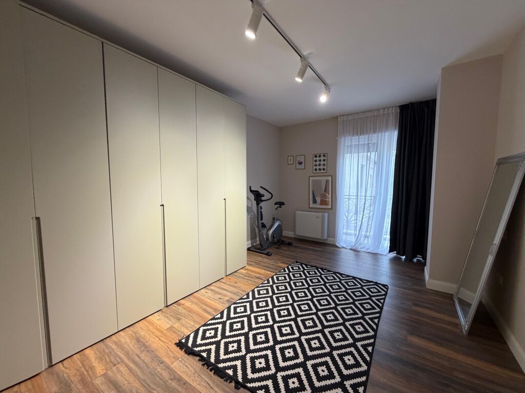 Vile me Qira tek Liqeni Farkes