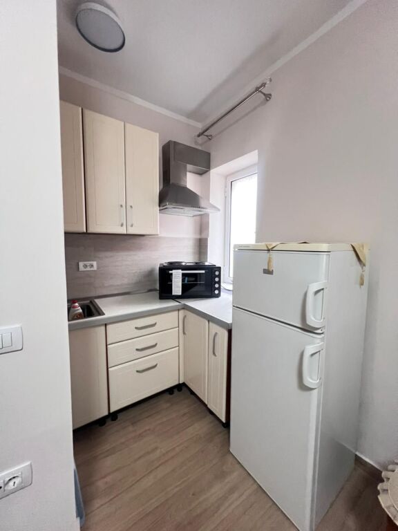 JEPET ME QERA APARTAMENT 2+1 PRANE KAZAZIT, DURRES