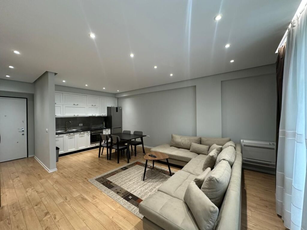 Appartamento 2+1 in affitto in Rruga e Dibres.