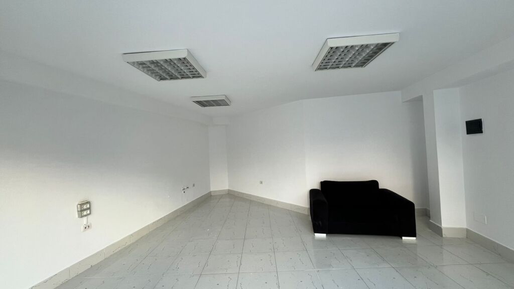 Jepet me qera dyqan tek Kodra e Diellit