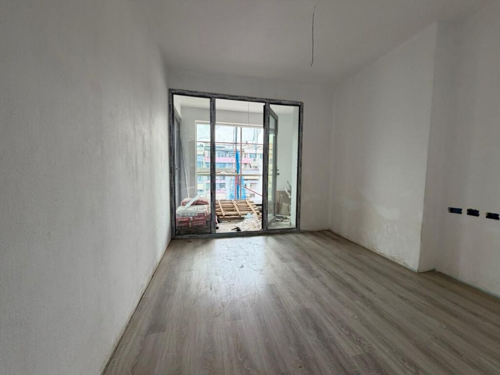 Shitet Apartament 2+1 Komuna E Parisit  White Tower
