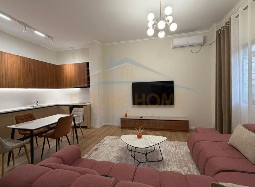 Shitet, Apartament 2+1+2, Fresku, Tiranë.