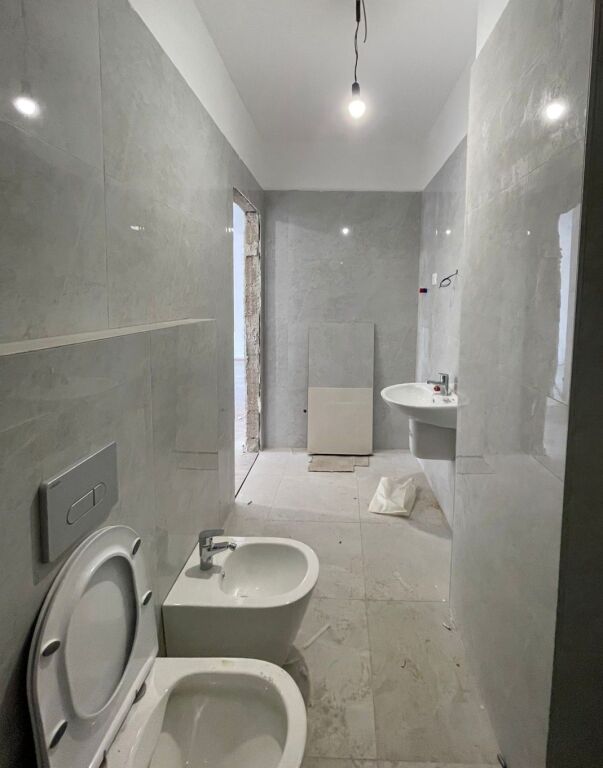 🏡 Shitet Apartament 2+1 – Kompleksi Aura, Rr. Dritan Hoxha