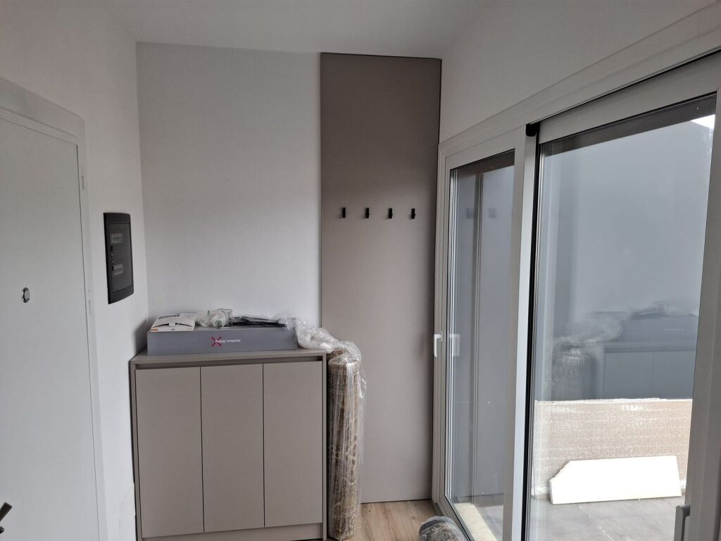 📣 QERA SUPER Apartament 2+1+2 Me Verande Dhe Parking 📍 Prane Shkolles Se Kuqe ✨ 💶 Cmimi 1.300 Euro