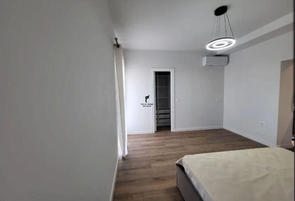 APARTAMENT ME QERA 1+1 ISH PARKU 50.000 LEKE FH-70331