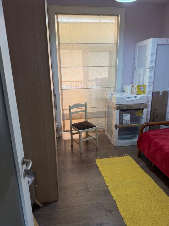 2+1,i mobiluar te globe rruge e kavajes,225 mije euro