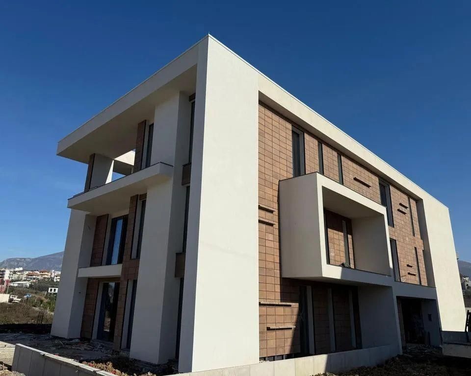 APARTAMENT NE SHITJE 3+1+2 +2 PARKIME TE TULIPAN REZIDENCE TEG