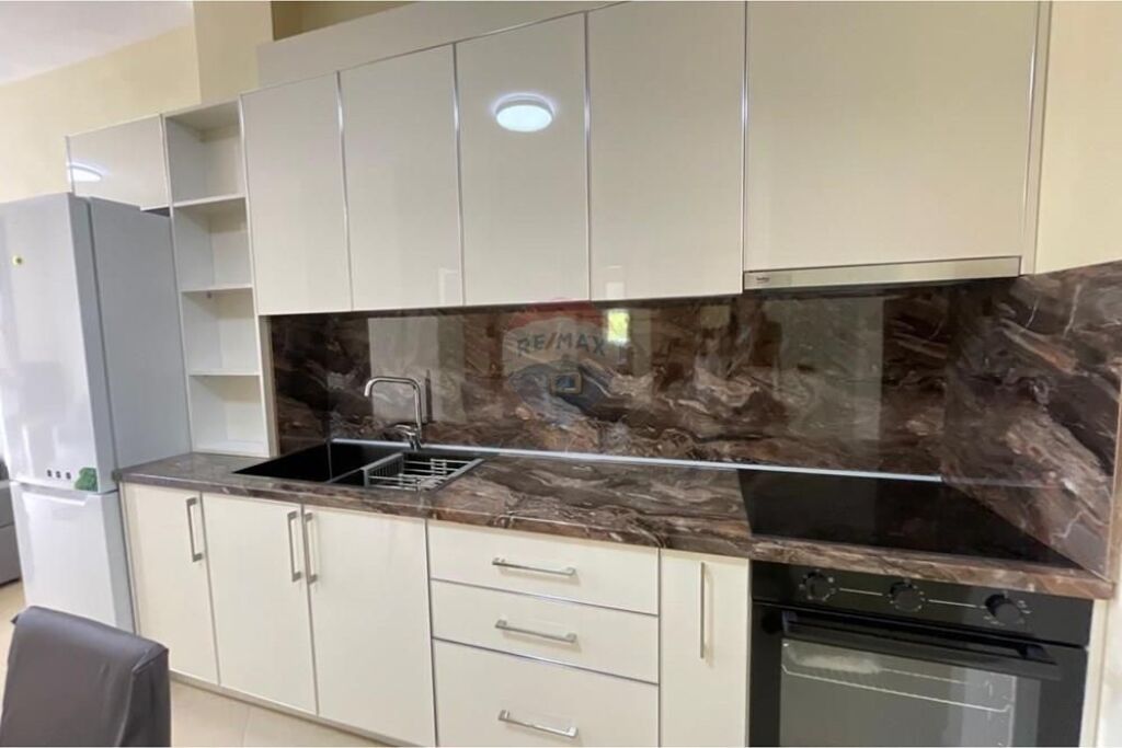 Apartament 2+1 me qera , Uji i Ftohte