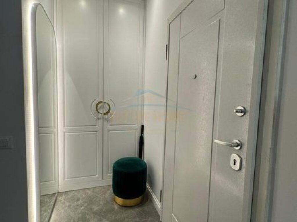 Affitto, Appartamento 2+1+2+Posto Auto, Complesso Delijorgji, Tirana.