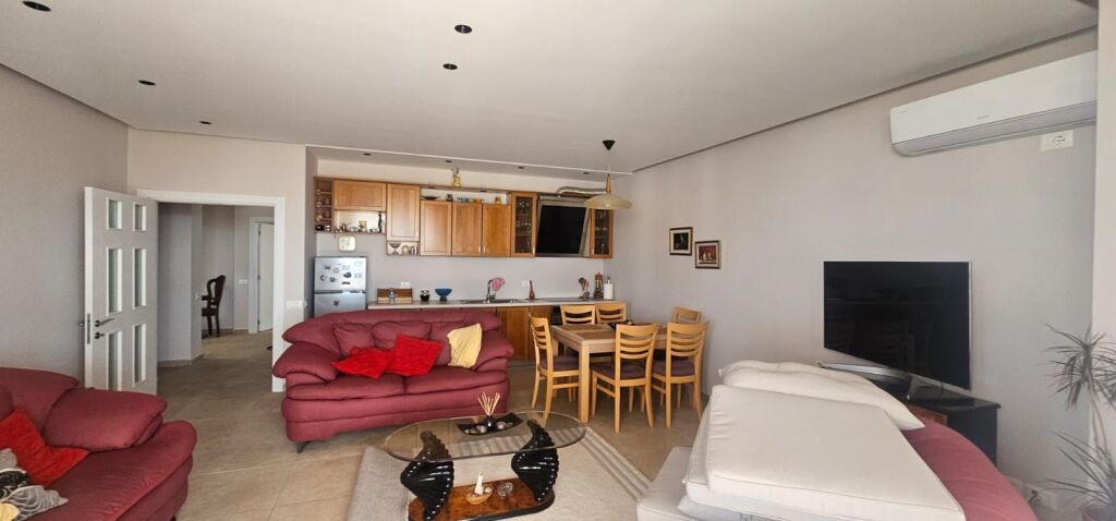 IN VENDITA MONOLOCALE 3+1+2+ VERANDA SPIAGGIA DURRES VIA FRIGORIFERIT COMPLESSO PRIVATO