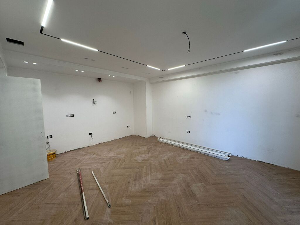 Shitet Apartament 2+1+2 ISh Ekspozita