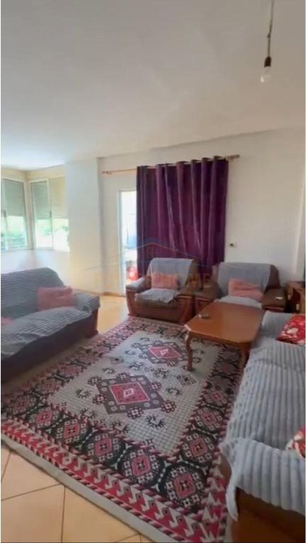 Shitet, Apartament 2+1, Fresku, Tiranë.