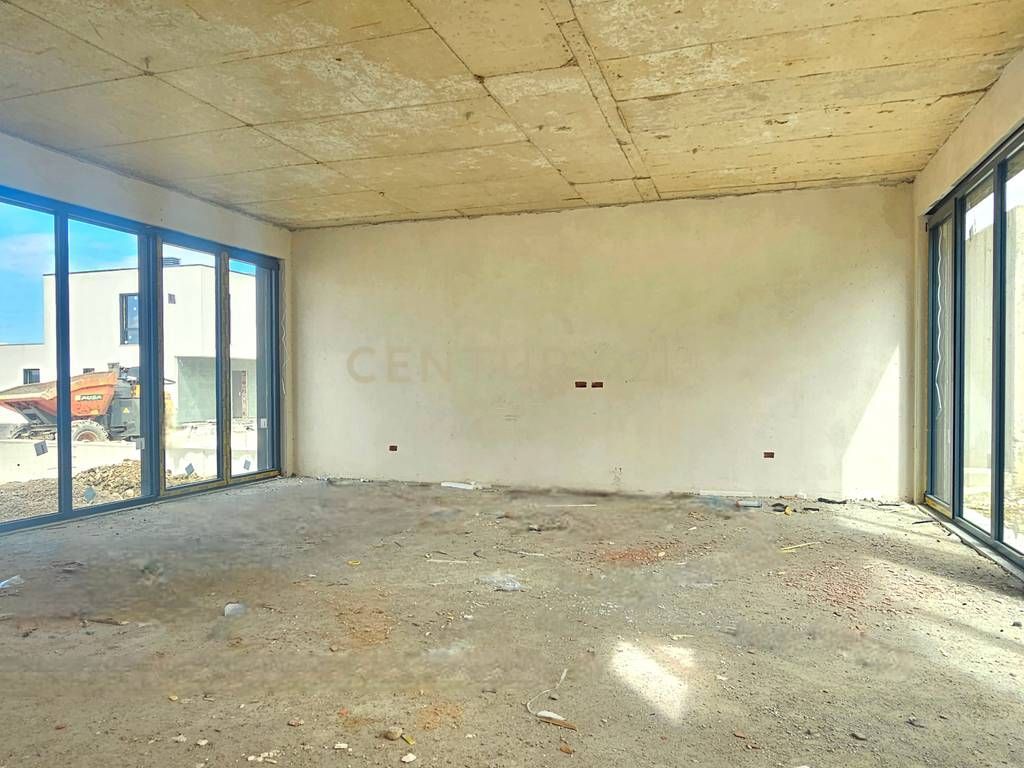 Vile per shitje te Liqeni i Farkes