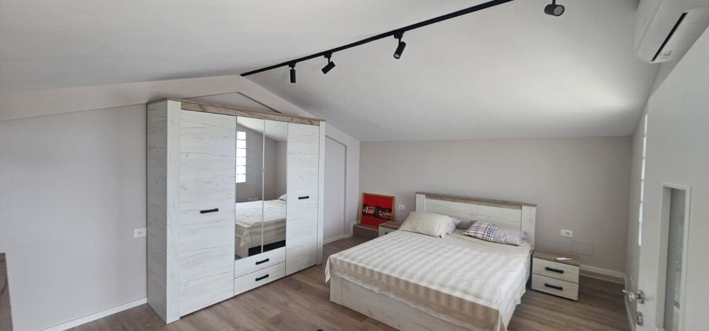 IN VENDITA MONOLOCALE 3+1+2+ VERANDA SPIAGGIA DURRES VIA FRIGORIFERIT COMPLESSO PRIVATO