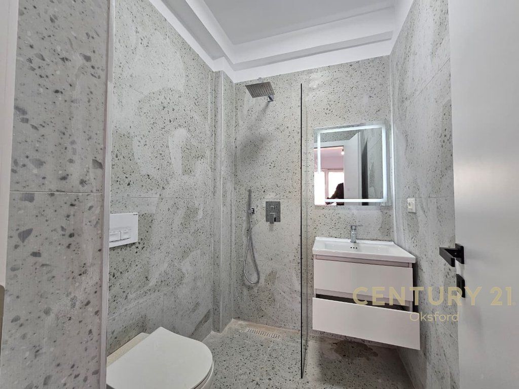 Apartament 2+1+2 per shitje ne hyrje te Freskut