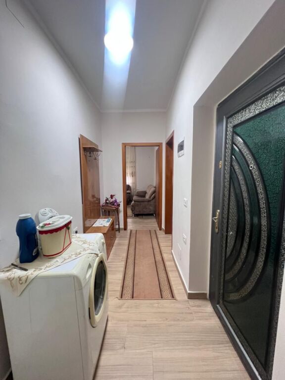 JEPET ME QERA APARTAMENT 2+1 PRANE KAZAZIT, DURRES