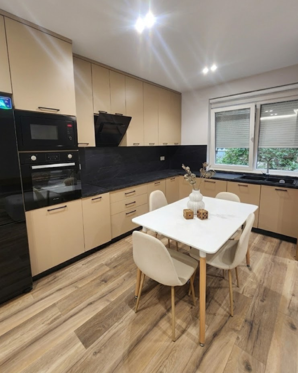 Apartament 1+1 me Qira, Liqeni i Thate