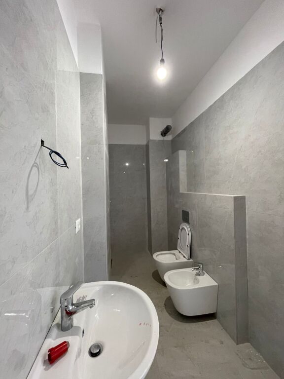 🏡 APPARTAMENTO IN VENDITA 2+1 – COMPLESSO AURA, VIA DRITAN HOXHA