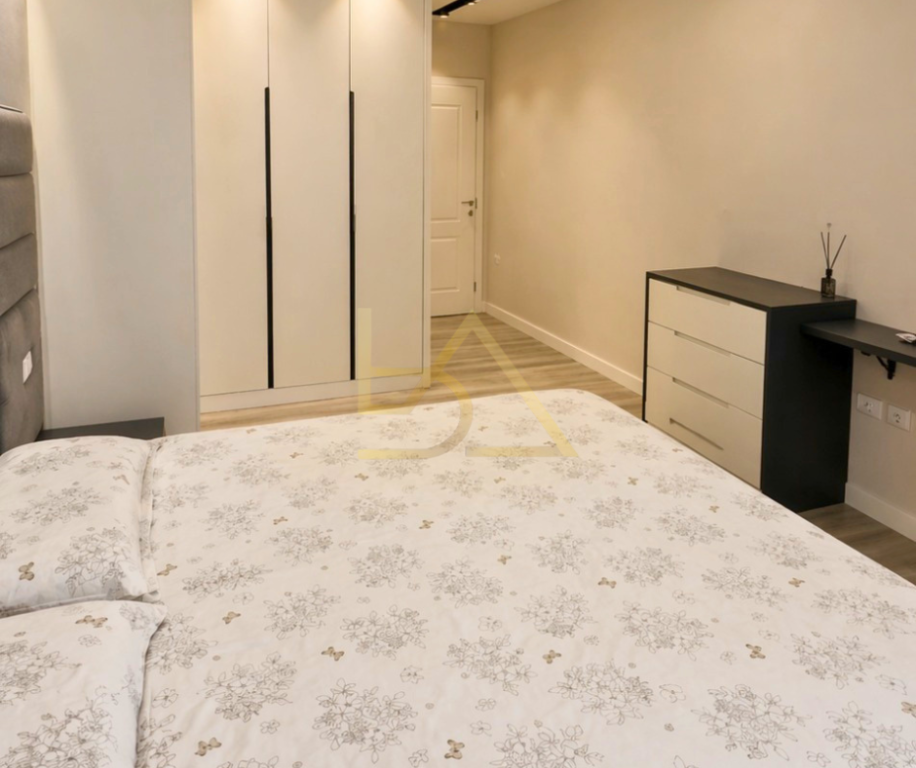 Shitet Apartament  – Astir, Tiranë