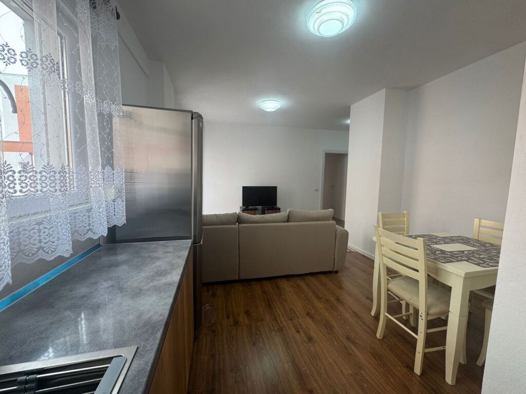 Selite Jepet apartament me qira 2+1 Tek Xhamia