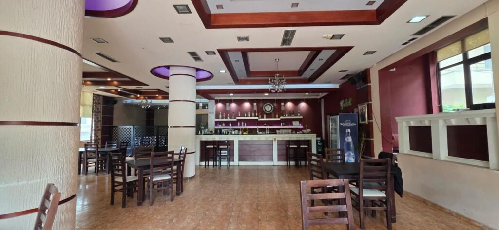 Jepet me qera Lokal/ Restorant ne Kinostudio te Rruga e kokonozeve