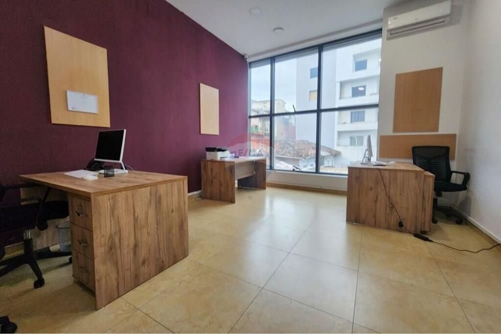 Ambient Zyre me Qira ne Myslym Shyri