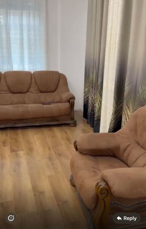 2+1,i mobiluar,pallatet E88,laprake,700 euro