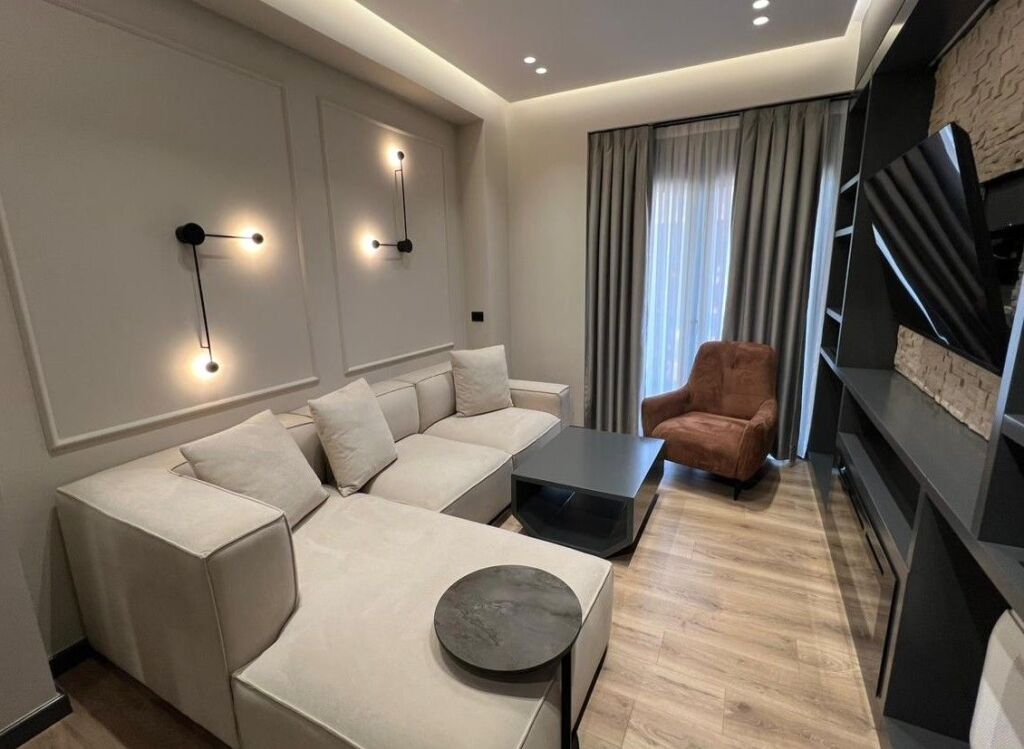 APARTAMENT 1+1 PER QERA TEK GARDEN BUILDING, RRUGA E KAVAJES!