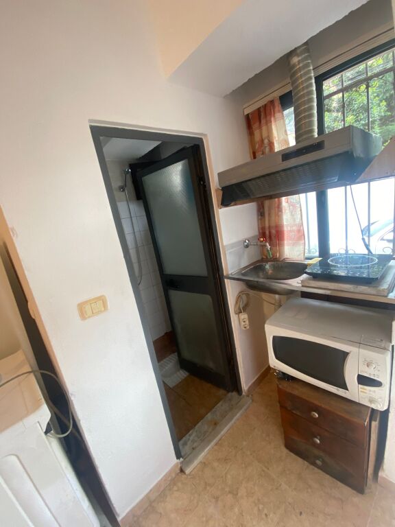 🏡 Jepet Garsioniere me Qera te Rruga e Kavajës, Tiranë