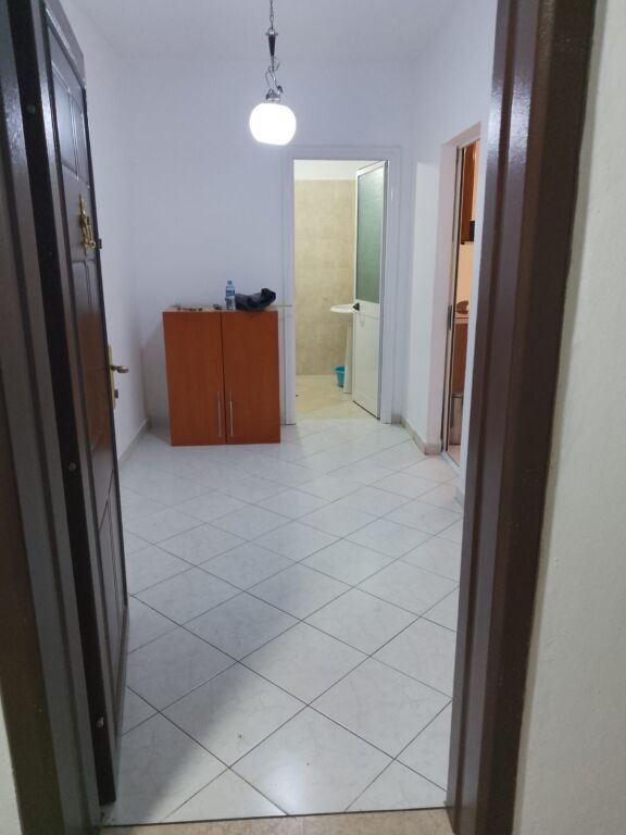 Apartament 1+1 per qera Square 21 !