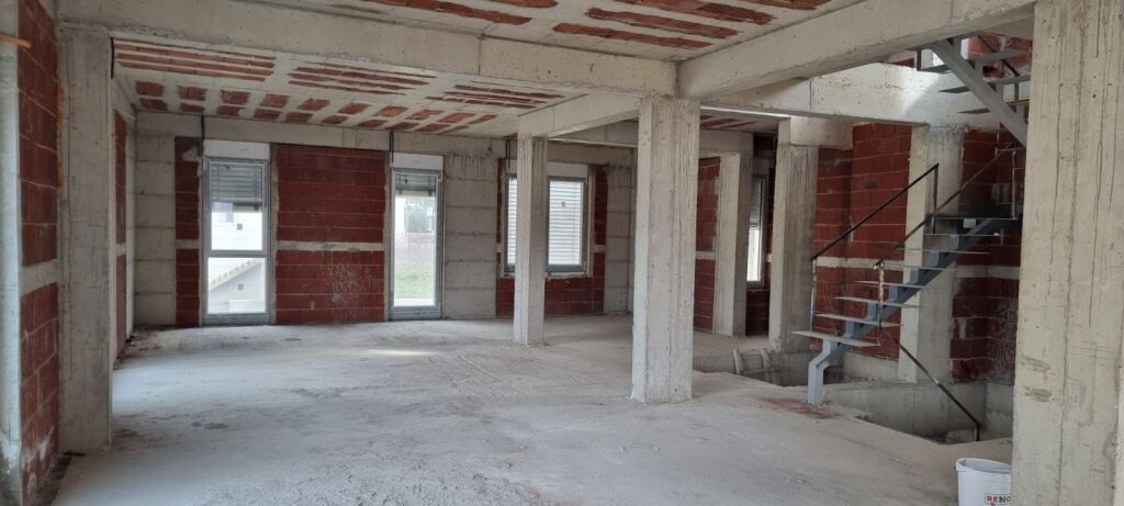 📌 Vilë Individuale në Shitje – Collina Verde