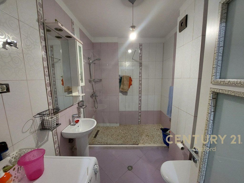Apartament 2+1 per shitje ne Astir