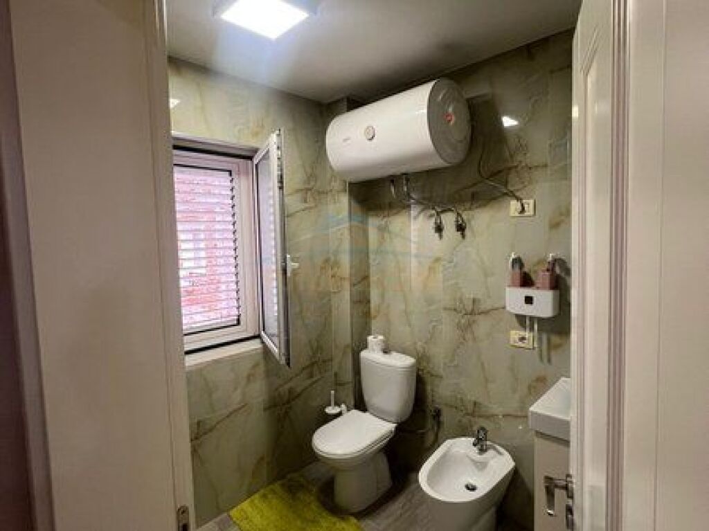 Shitet, Apartament 2+1 + Garderobë, Rruga e Kavajës,Tiranë