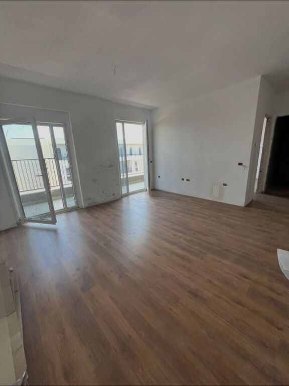 Shitet Apartament 1+1 Univers City