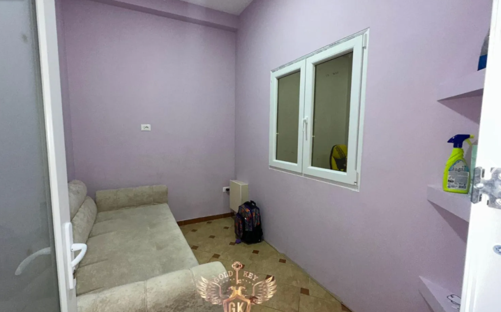 🏡Prane Rruges Portit🏡Shitet Ambjent Biznesi