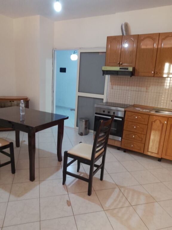 Apartament 1+1 per qera Square 21 !