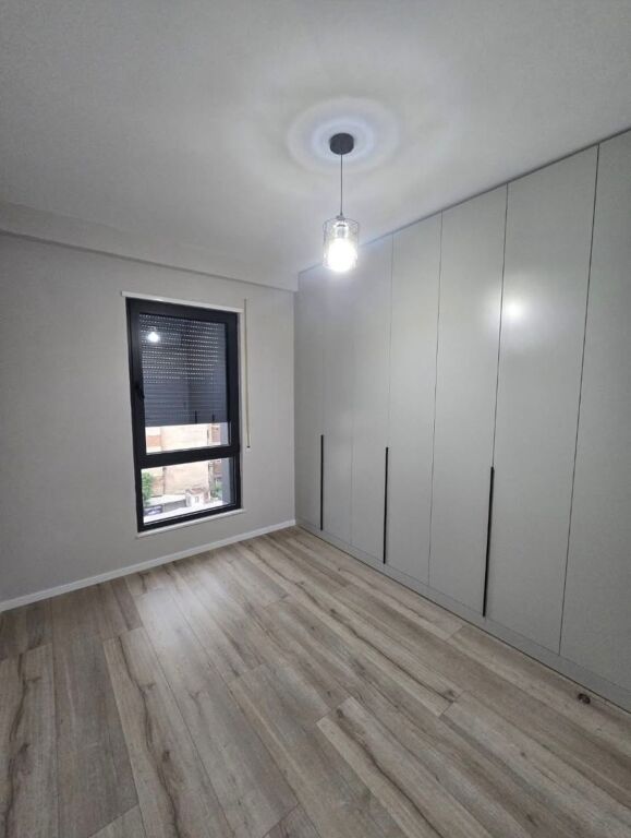 Apartament 2+1+2 per shitje te Kompleksi Erli