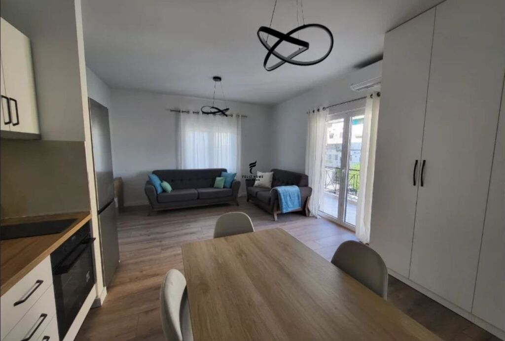 APARTAMENT ME QERA 1+1 ISH PARKU 55.000 LEKE FH-70323