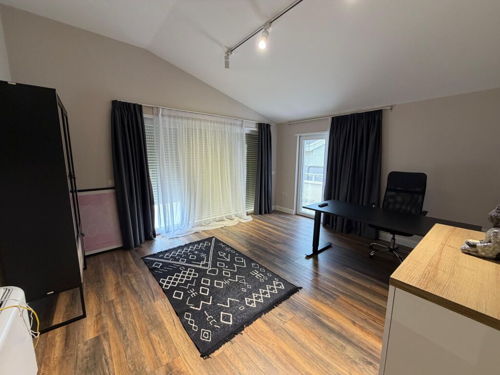 Vile me Qira tek Liqeni Farkes