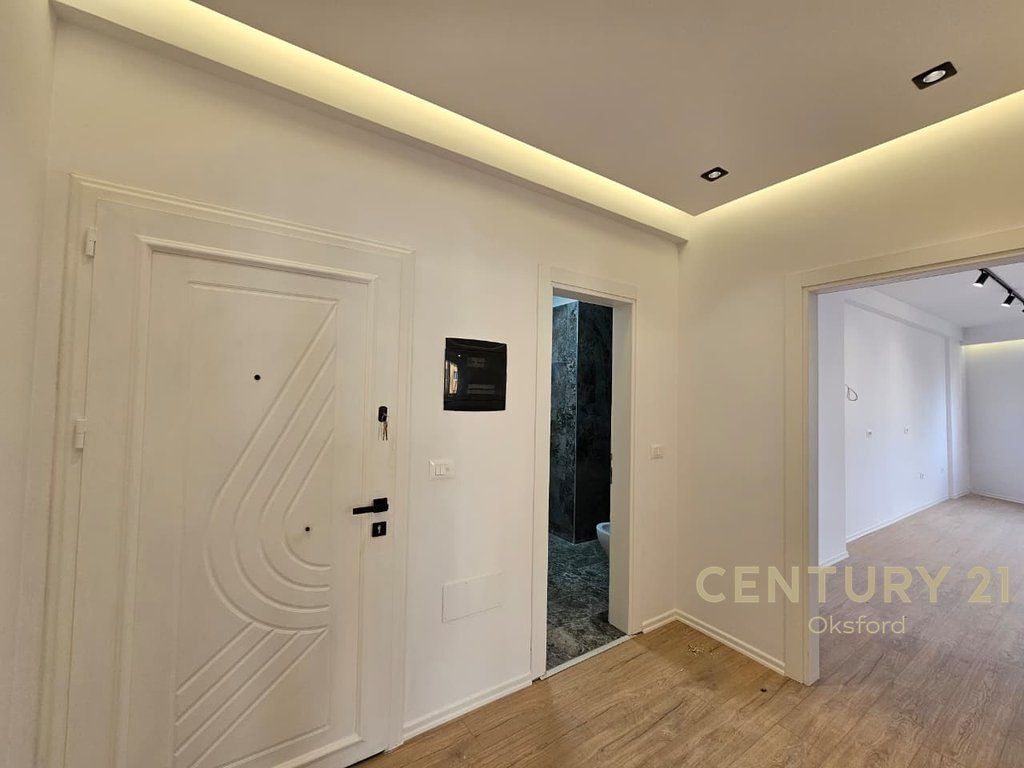 Apartament 2+1+2 per shitje ne hyrje te Freskut