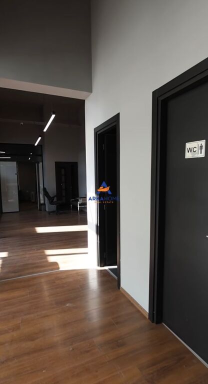 JEPEN 2 ZYRA ME QERA 399M2/334M2 "ALI DEMI , AFËR BIO MARKET" 6384 EURO